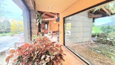 Maison - 840 m² - 9 pièces