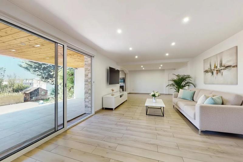 Maison - 170 m² - 8 pièces