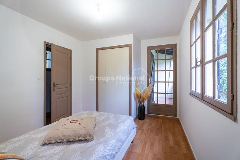 Maison - 241 m² - 6 pièces