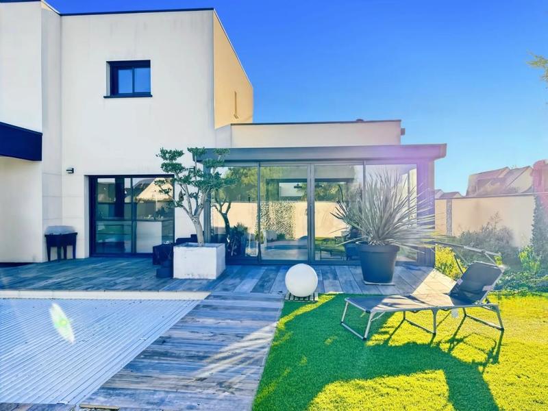 Maison - 168 m² - 7 pièces