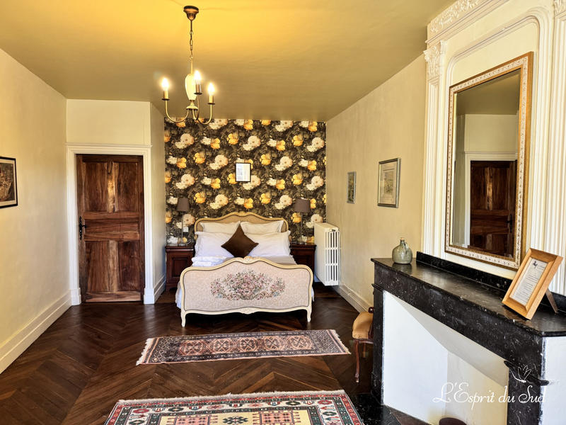 Maison - 668 m² - 14 pièces