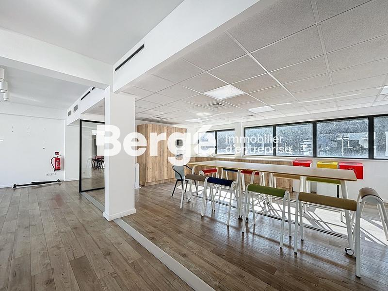 Bureau - 530 m²