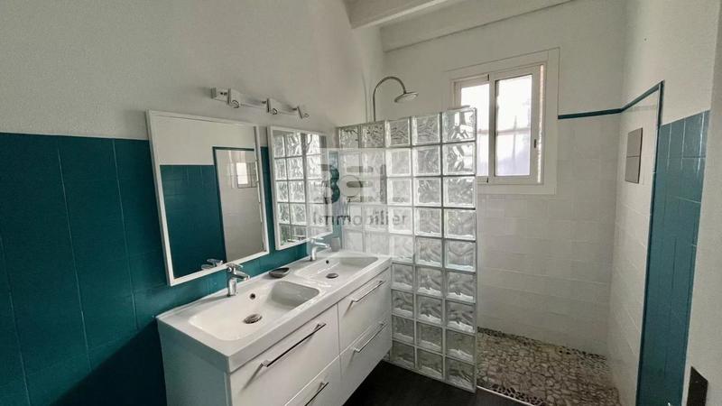 Mas - 163 m² - 6 pièces