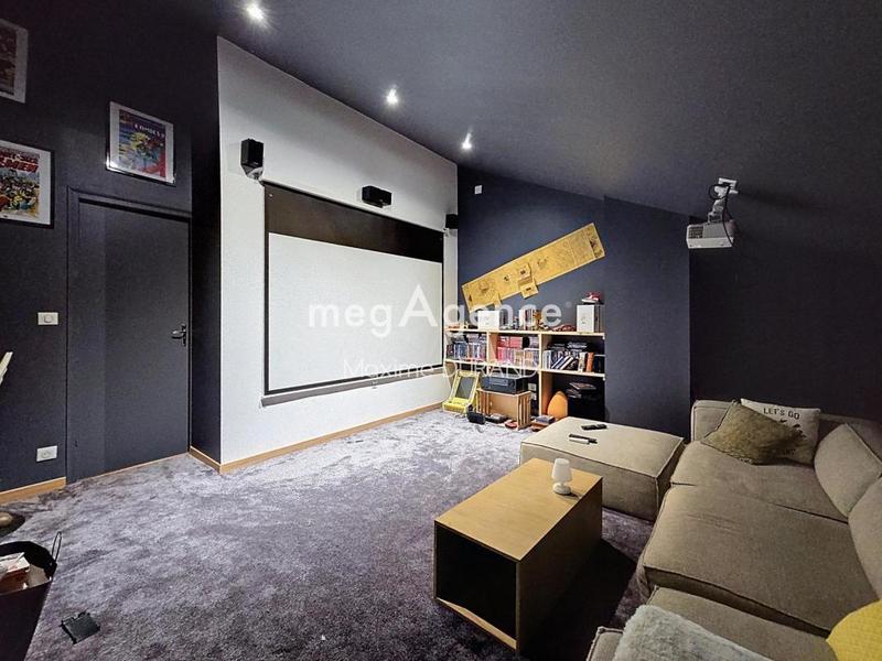 Maison - 273 m² - 10 pièces