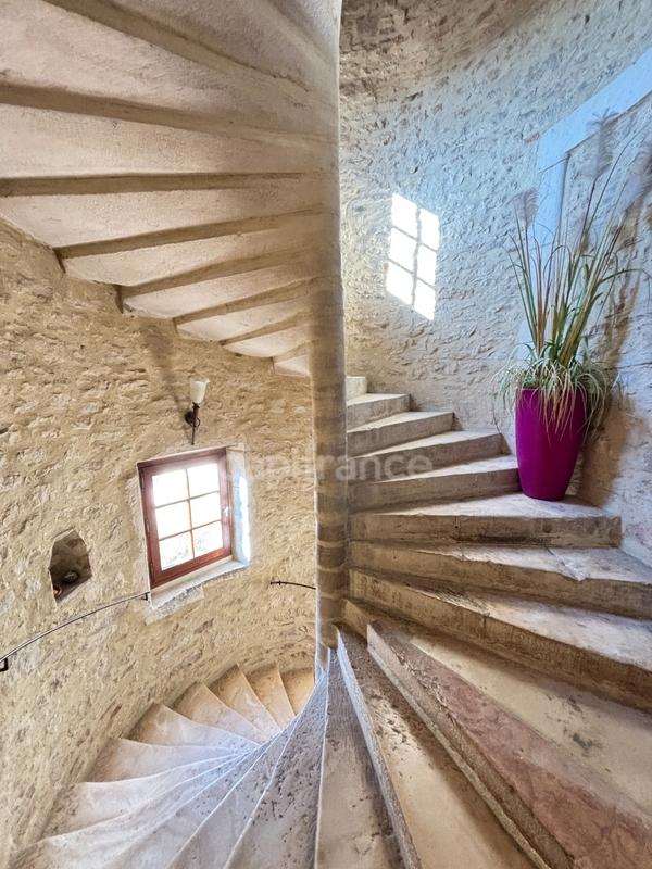 Maison - 304 m² - 10 pièces