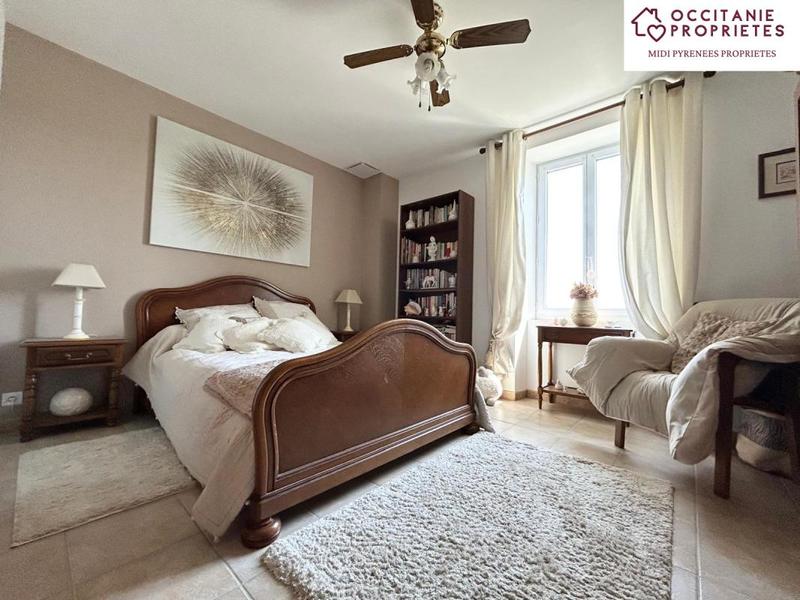 Demeure - 224 m² - 7 pièces