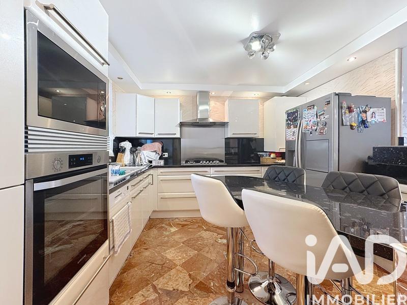 Maison - 140 m² - 5 pièces