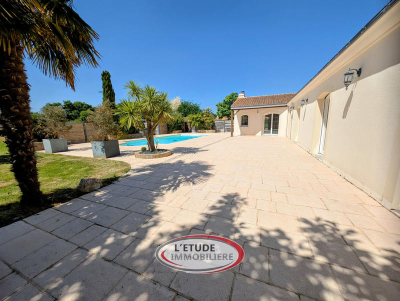 Maison - 230 m² - 6 pièces