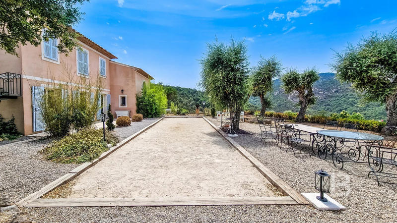 Villa - 290 m² - 8 pièces