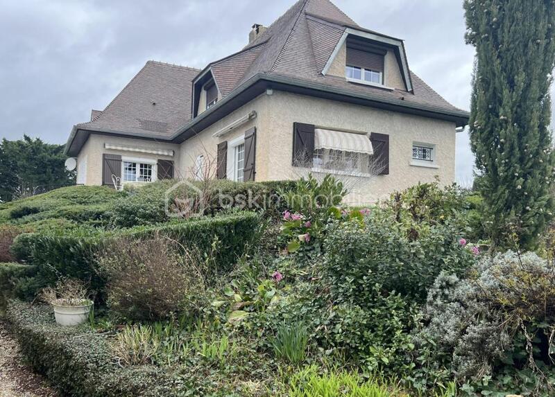 Maison traditionnelle - 140 m² - 5 pièces