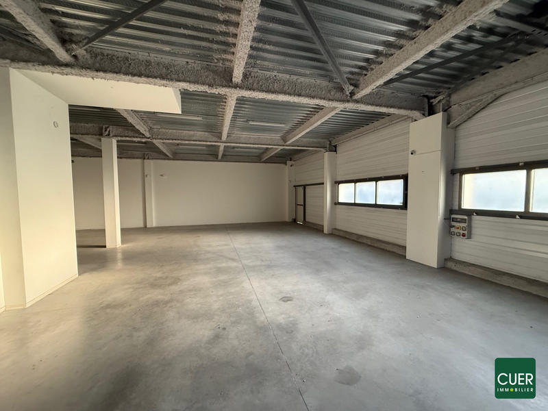 Local commercial - 257 m² - 2 pièces