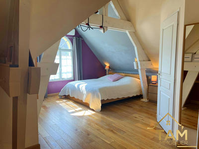 Maison traditionnelle - 216 m² - 9 pièces