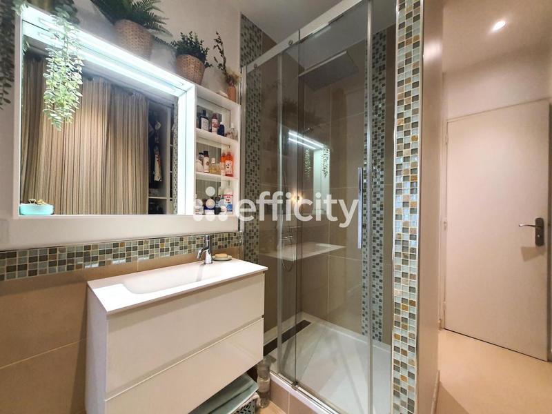 Appartement - 80 m² - 5 pièces