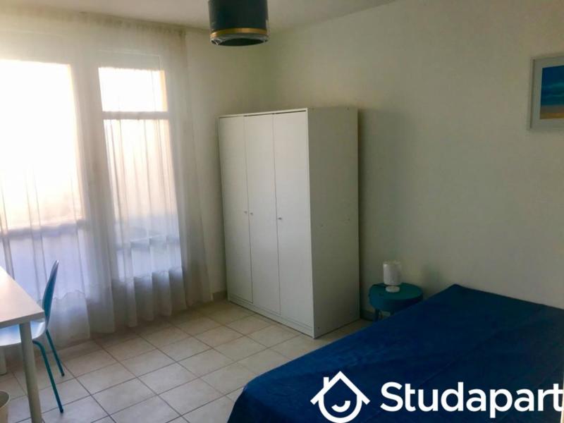 Chambre - 9 m² - 1 pièce