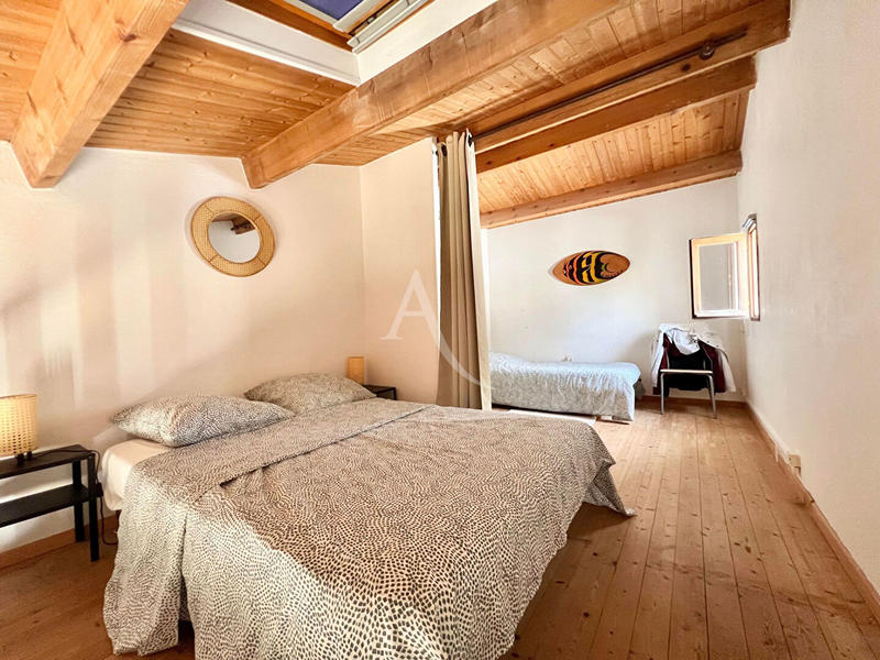 Maison - 153 m² - 10 pièces