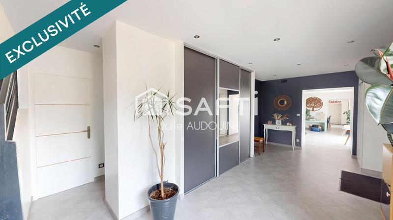 Maison - 280 m² - 9 pièces