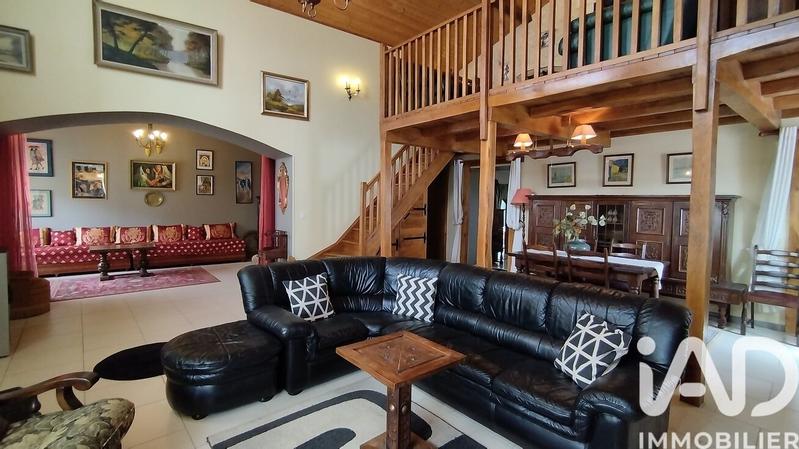 Maison de village - 243 m² - 9 pièces