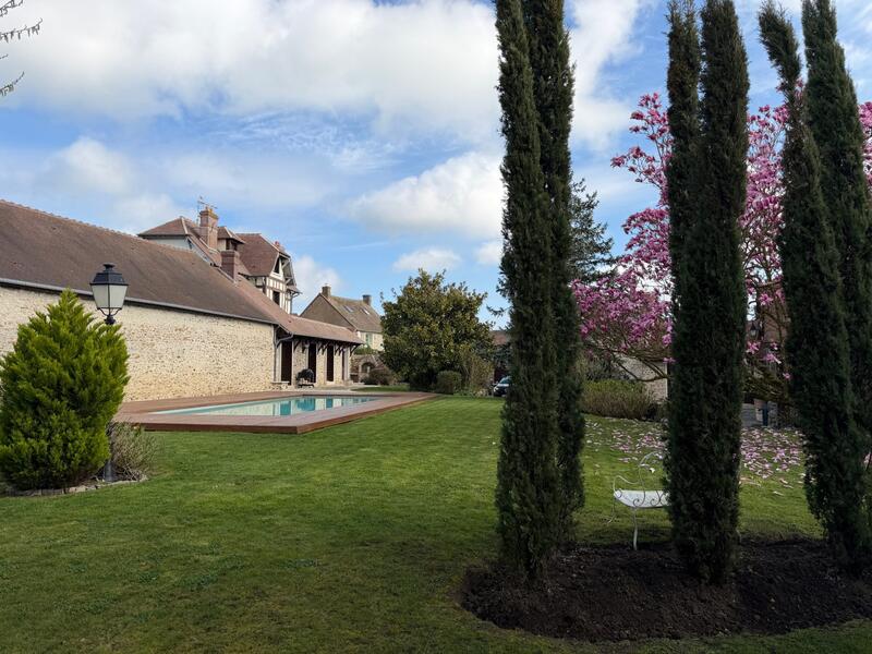 Maison ancienne - 188 m² - 10 pièces