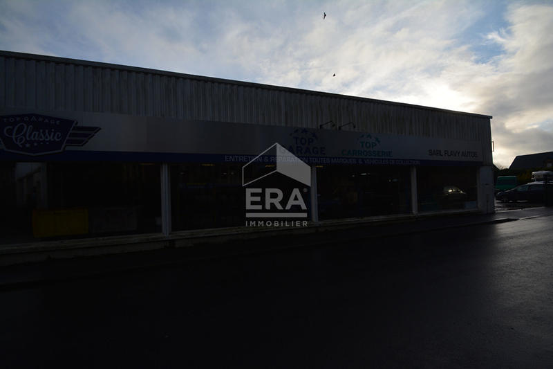 Maison - 1 000 m² - 10 pièces