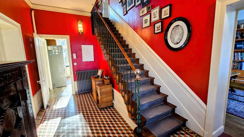 Maison - 175 m² - 9 pièces