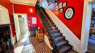 Maison - 175 m² - 9 pièces