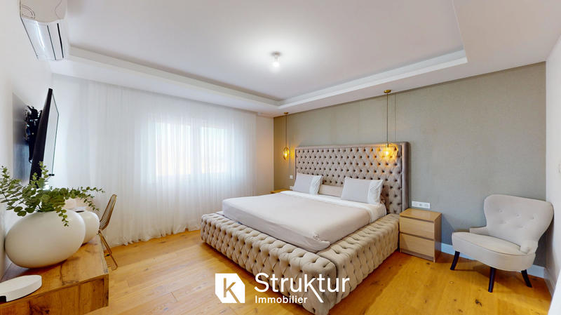 Appartement - 153 m² - 5 pièces