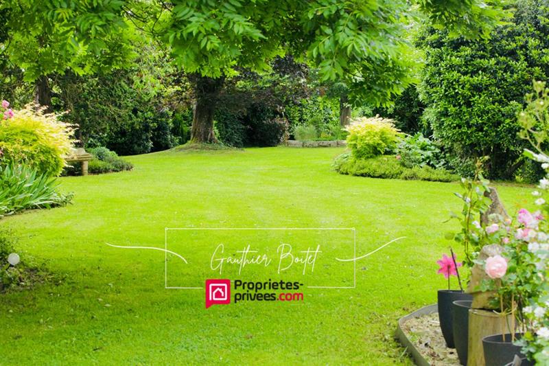 Maison - 250 m² - 9 pièces