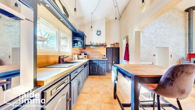 Maison - 249 m² - 7 pièces