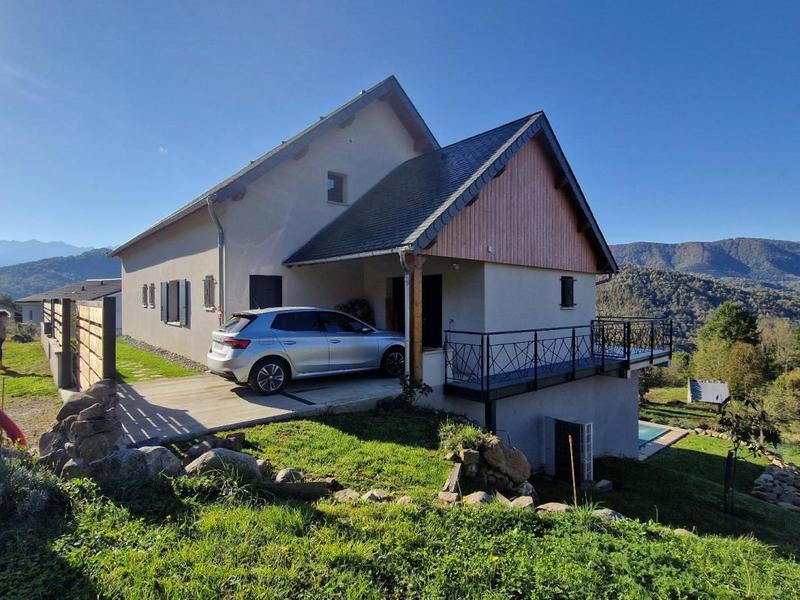 Maison - 217 m² - 6 pièces