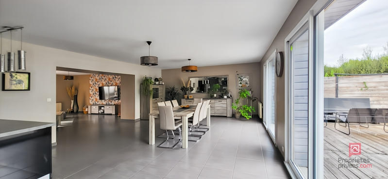 Maison - 185 m² - 6 pièces