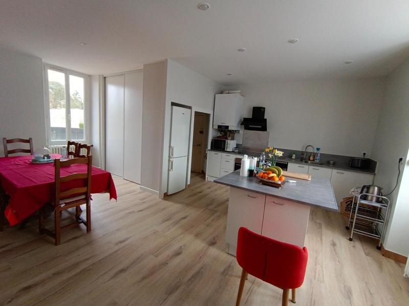 Maison - 247 m² - 12 pièces