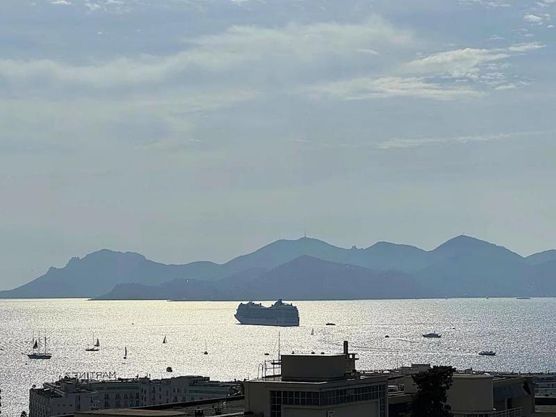 Appartement - 100 m² - 4 pièces