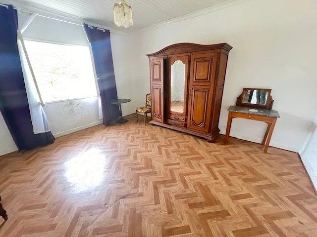 Propriété - 254 m² - 10 pièces