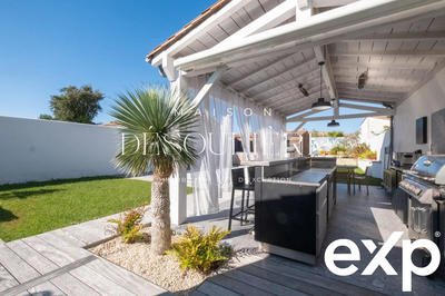 Villa - 200 m² - 7 pièces