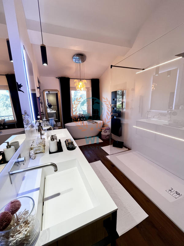 Maison de village - 200 m² - 6 pièces