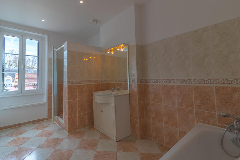 Maison - 159 m² - 6 pièces