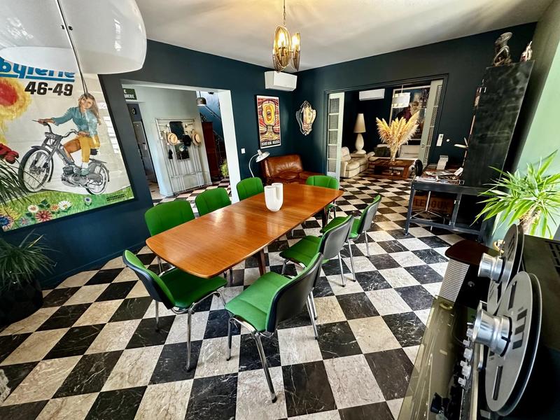 Maison chambre d'hôtes - 340 m² - 8 pièces