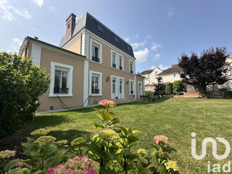 Maison - 258 m² - 8 pièces