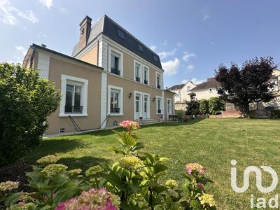 Maison - 258 m² - 8 pièces