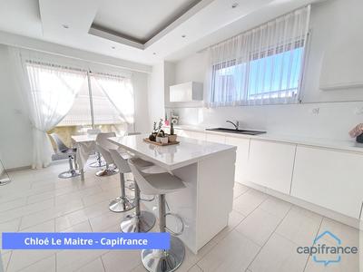 Maison - 177 m² - 7 pièces