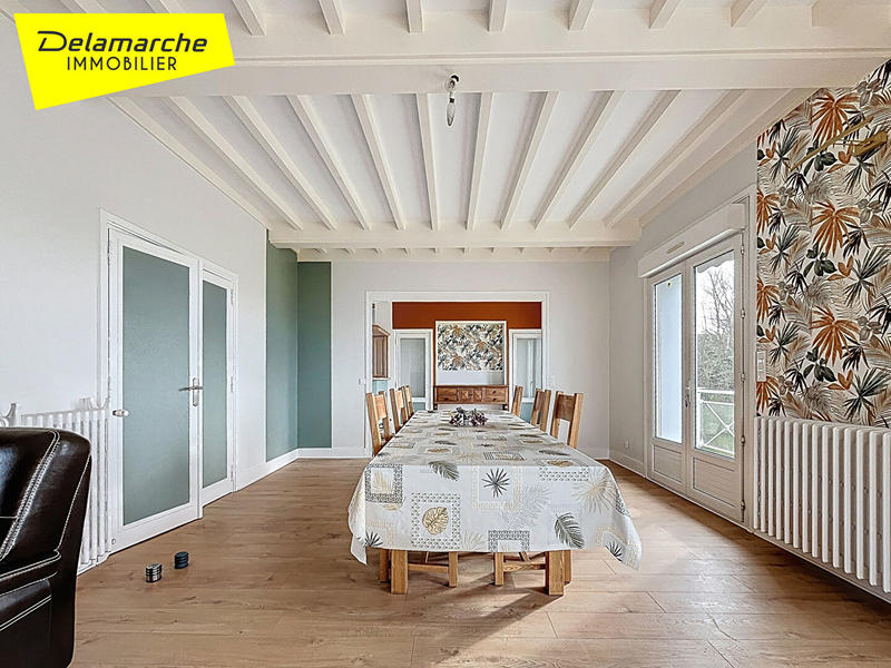 Maison - 256 m² - 10 pièces