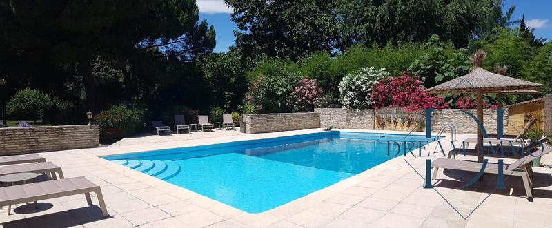 Mas - 405 m² - 17 pièces