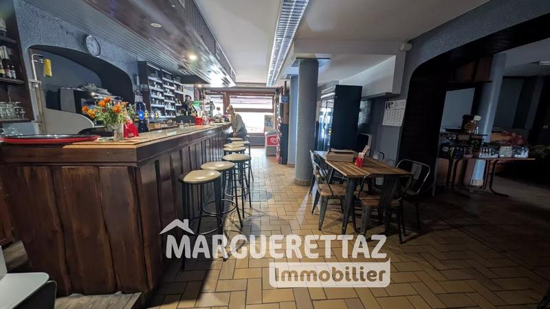 Local commercial - 178 m² - 4 pièces