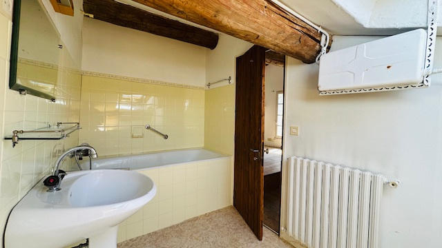 Maison - 220 m² - 8 pièces