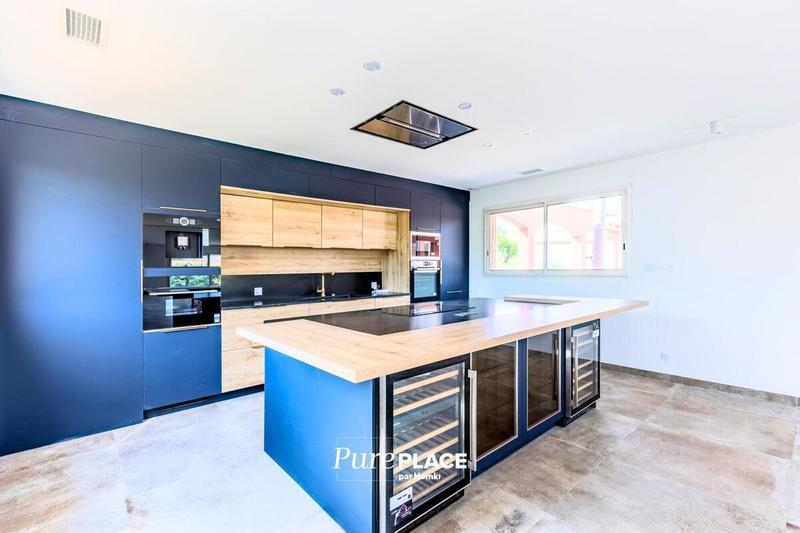 Maison - 205 m² - 6 pièces