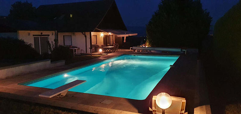 Maison - 245 m² - 9 pièces