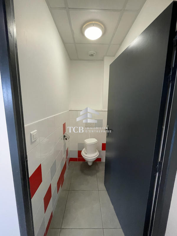 Local d'activités - 476 m²