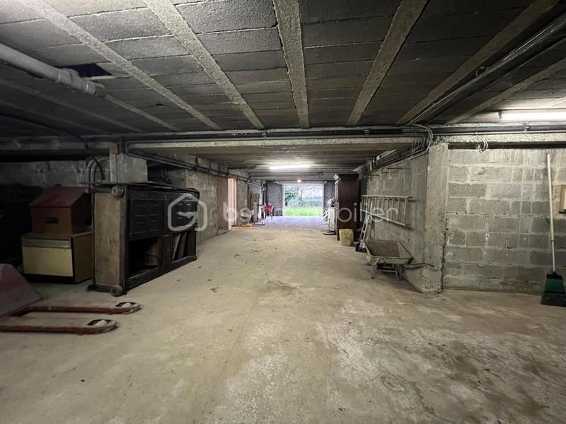 Maison - 232 m² - 8 pièces