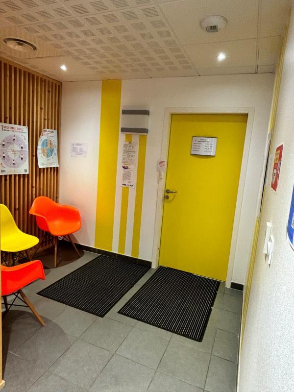 Bureau - 65 m² - 4 pièces