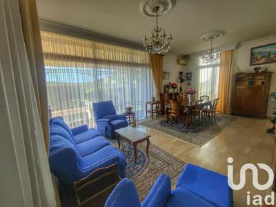 Maison - 250 m² - 8 pièces